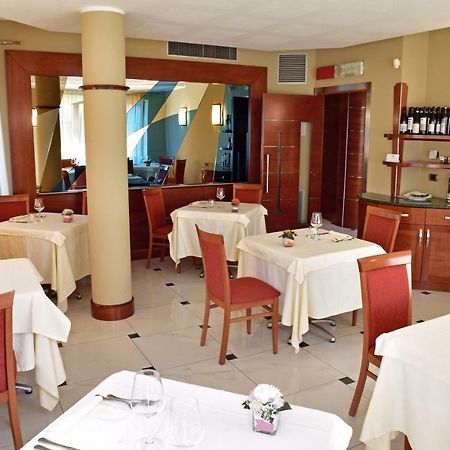 Albergo Ristorante San Marco Carmagnola Bagian luar foto
