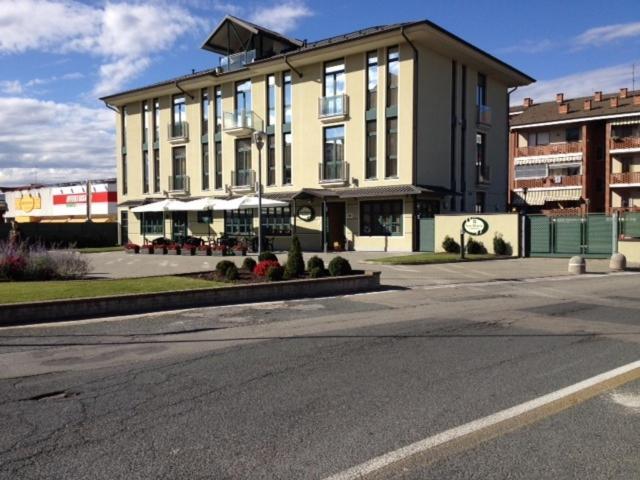 Albergo Ristorante San Marco Carmagnola Bagian luar foto