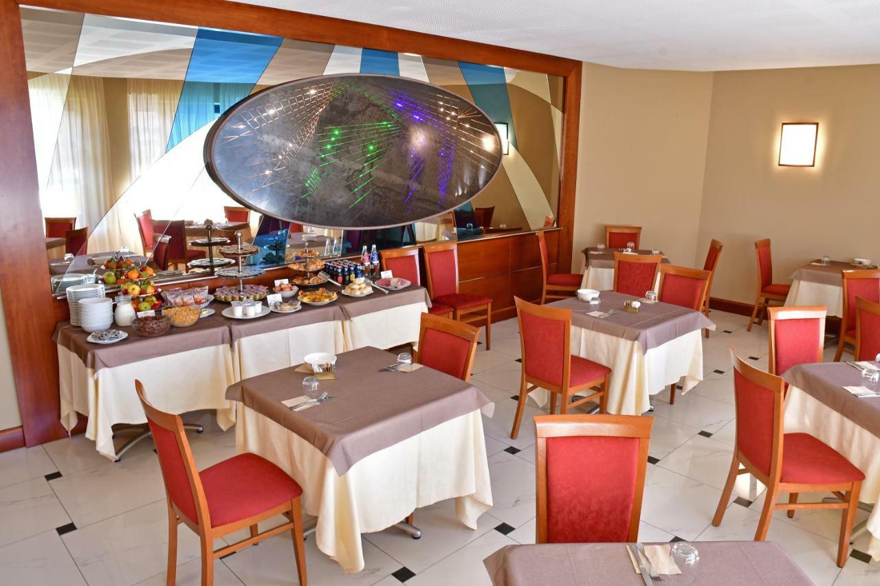 Albergo Ristorante San Marco Carmagnola Bagian luar foto