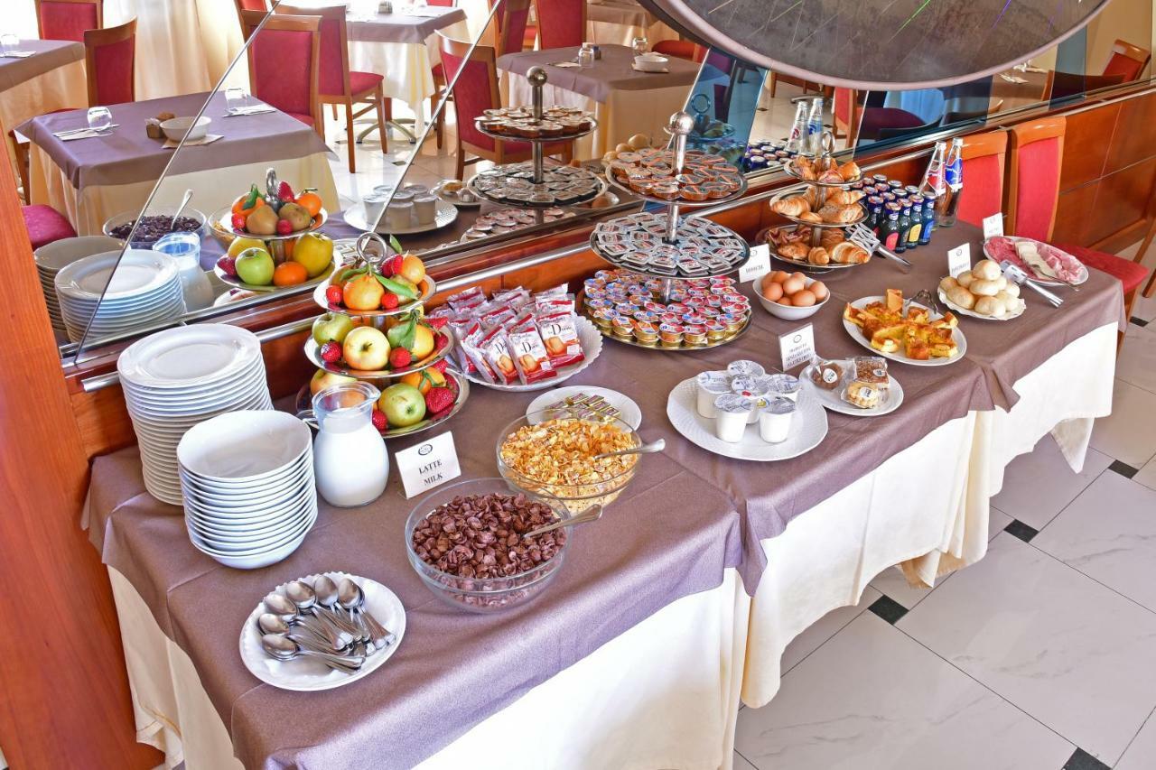 Albergo Ristorante San Marco Carmagnola Bagian luar foto