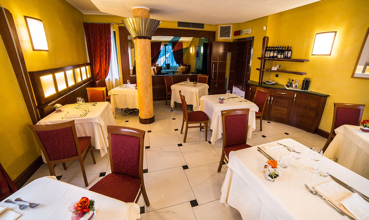 Albergo Ristorante San Marco Carmagnola Bagian luar foto
